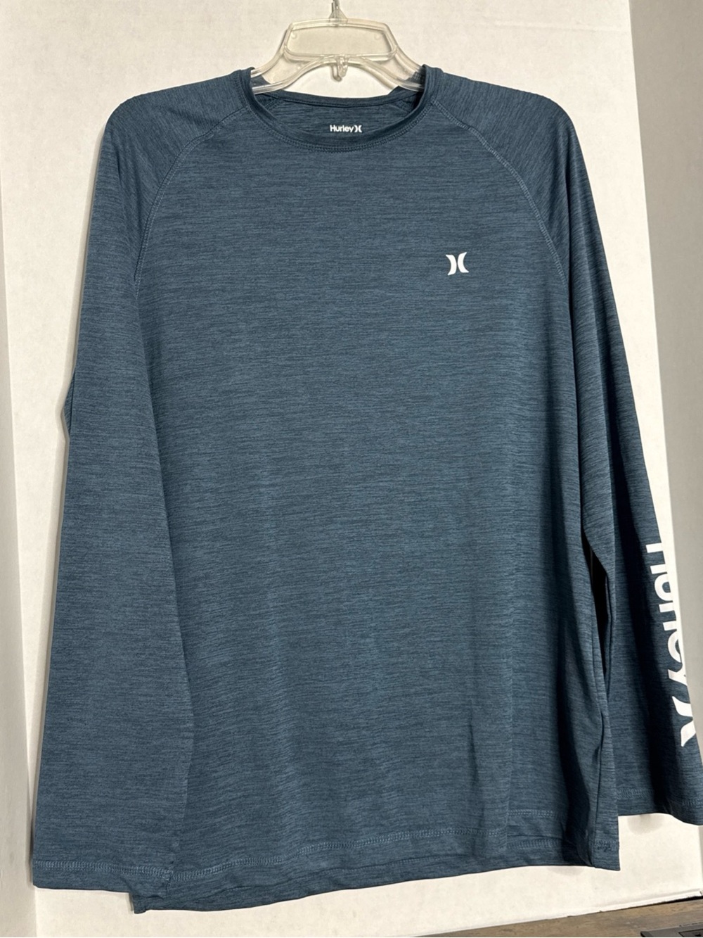 Hurley Men’s Medium Blue Long Sleeve Performance Graphic T-Shirt Raglan EUC